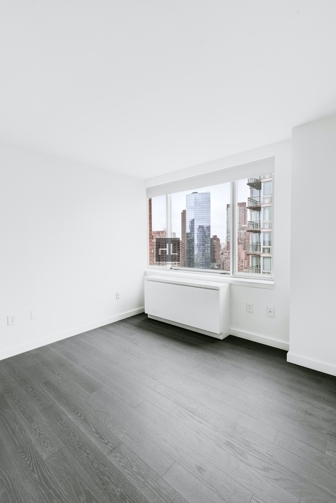West End Avenue - Photo 1