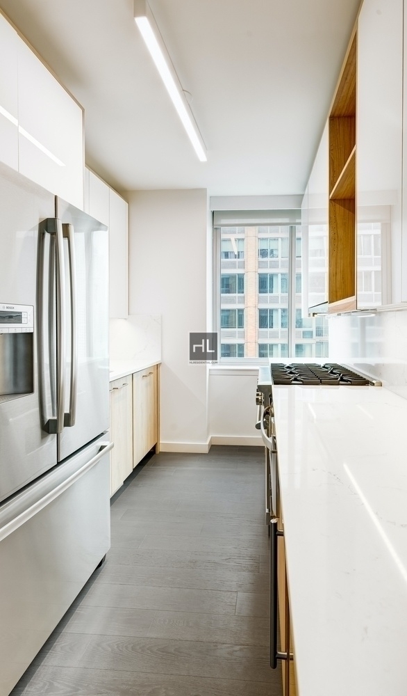 West End Avenue - Photo 2