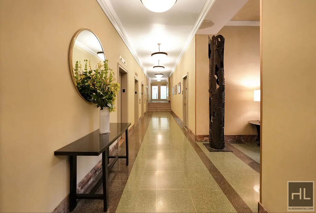 East 68 Street - Photo 8
