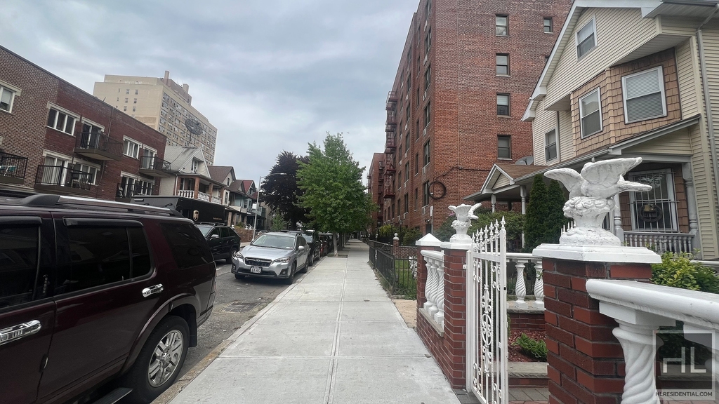 619 East 7 Street - Photo 21