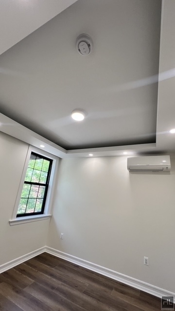 251 East 55 Street - Photo 9