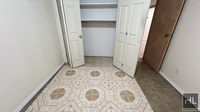 1043 East 14 Street - Photo 8