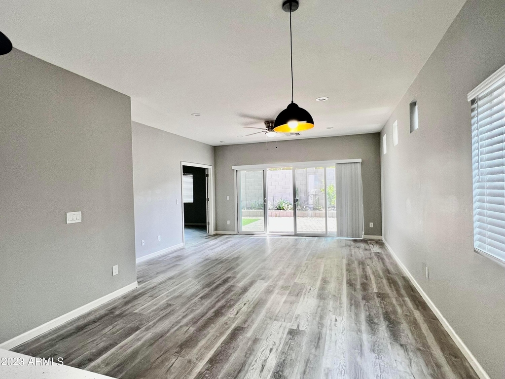 8017 S 6th Drive - Photo 5