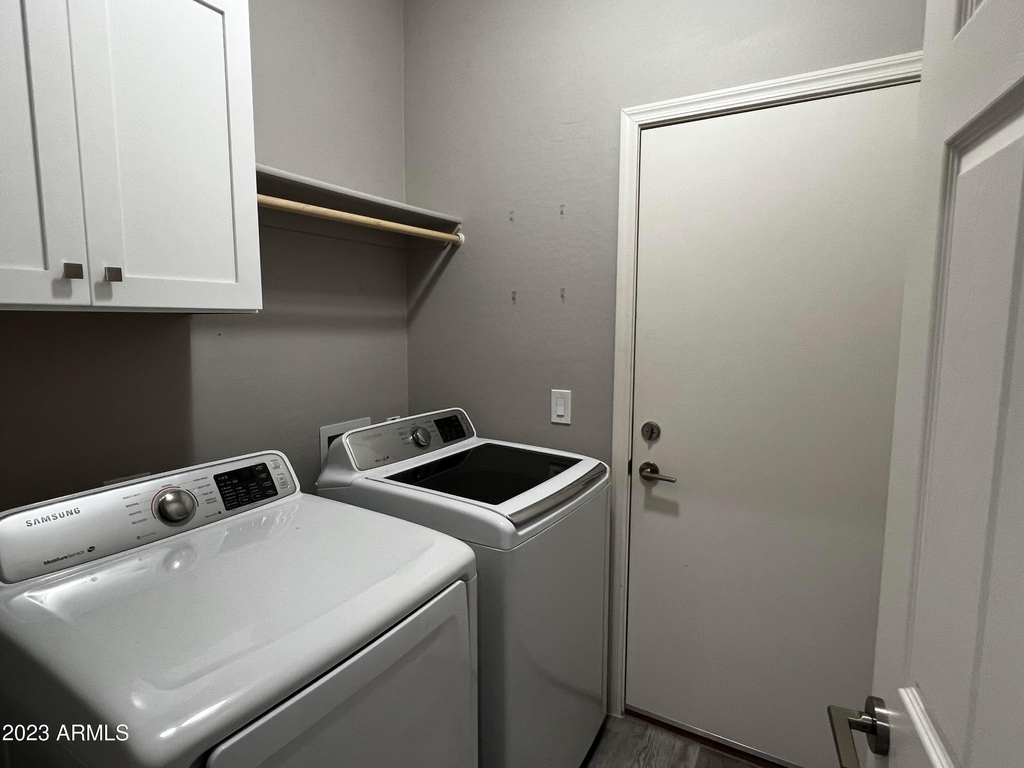 8017 S 6th Drive - Photo 9