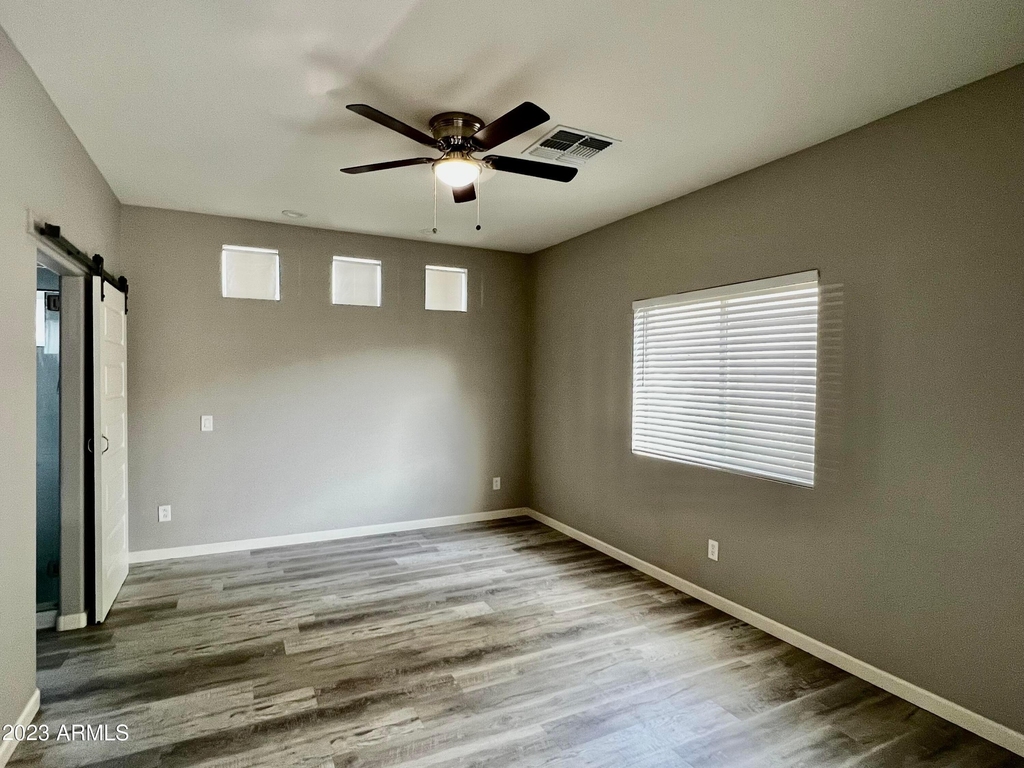 8017 S 6th Drive - Photo 11