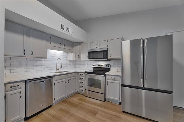 6800 Elliot Court - Photo 2
