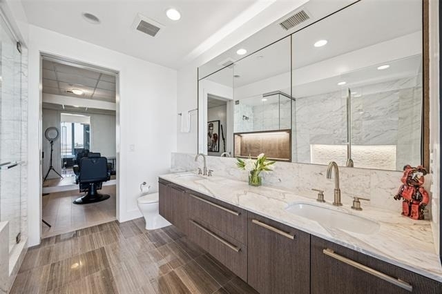 3130 N Harwood Street - Photo 19