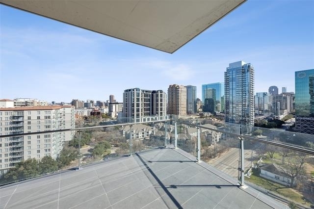 3130 N Harwood Street - Photo 23