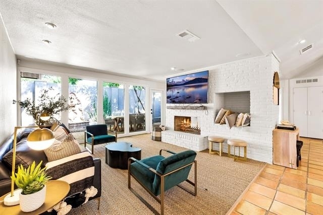 4338 Travis Street - Photo 5