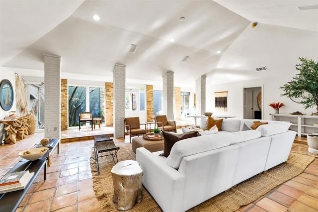 4338 Travis Street - Photo 3