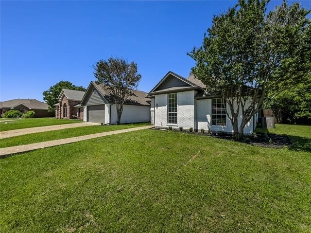 116 Princeton Circle - Photo 0