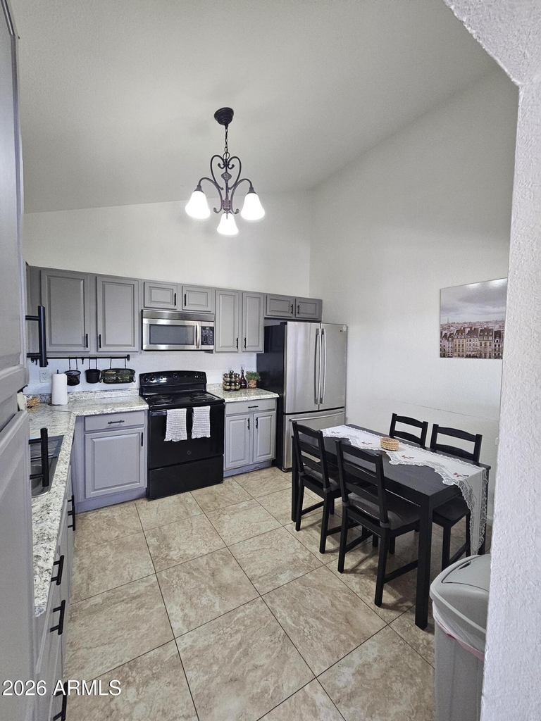 712 N Santa Barbara Street - Photo 5