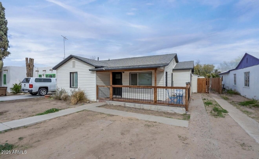370 W Pima Avenue - Photo 1