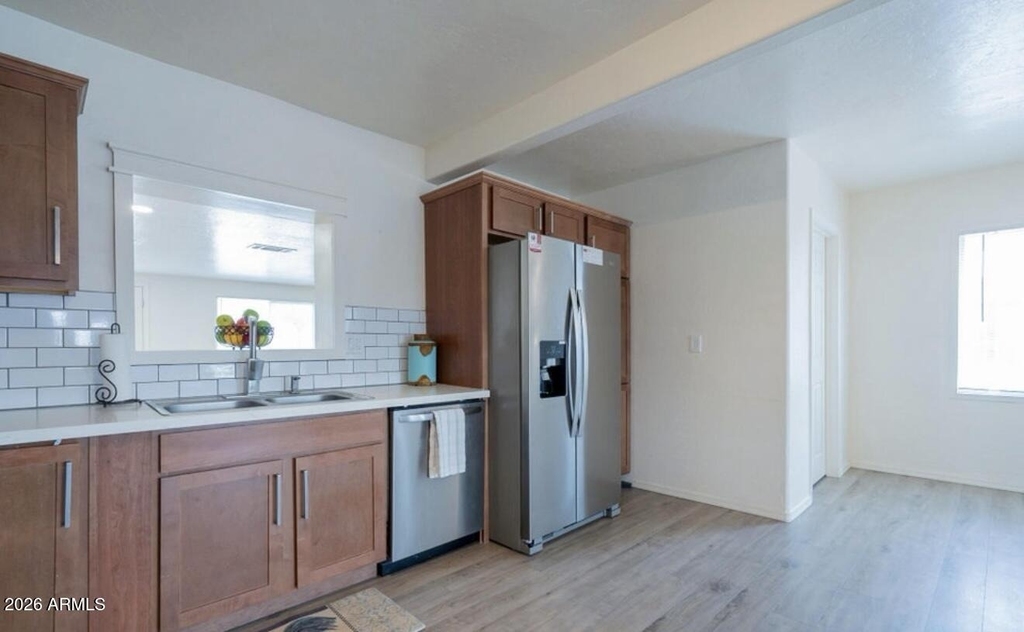 370 W Pima Avenue - Photo 6