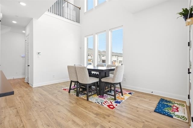 2532 Campden Mews - Photo 2