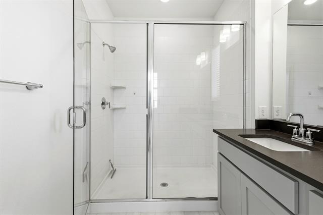 2532 Campden Mews - Photo 15