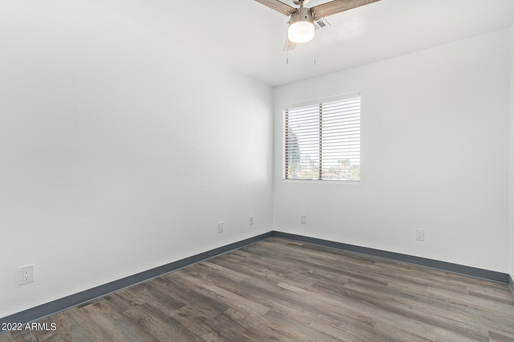 1026 E Fairmount Avenue - Photo 11