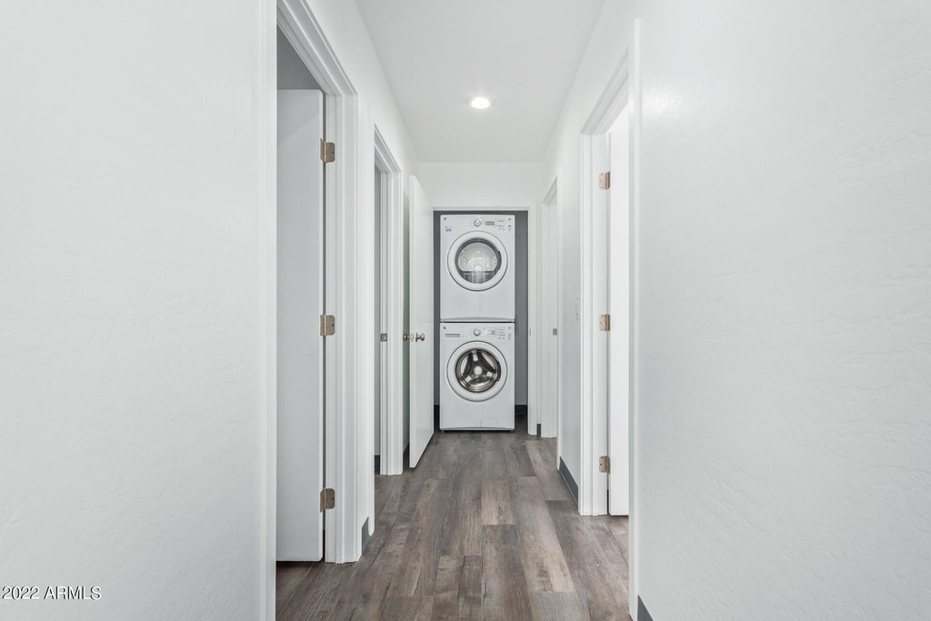 1026 E Fairmount Avenue - Photo 16