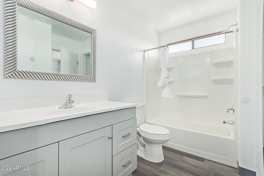 1026 E Fairmount Avenue - Photo 14