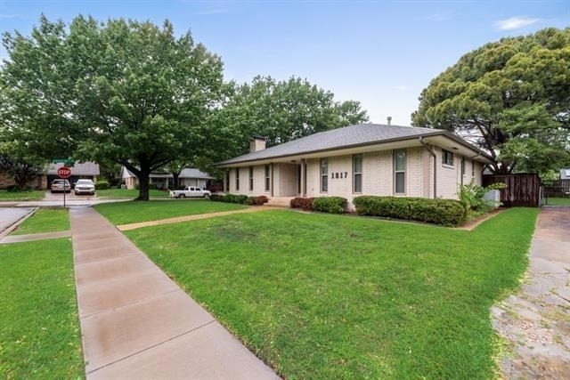 1817 Bardfield Avenue - Photo 24