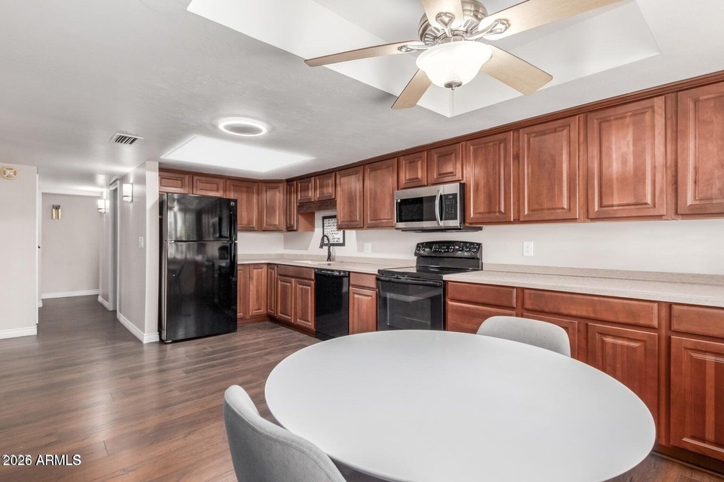 481 W Half Moon Way - Photo 9