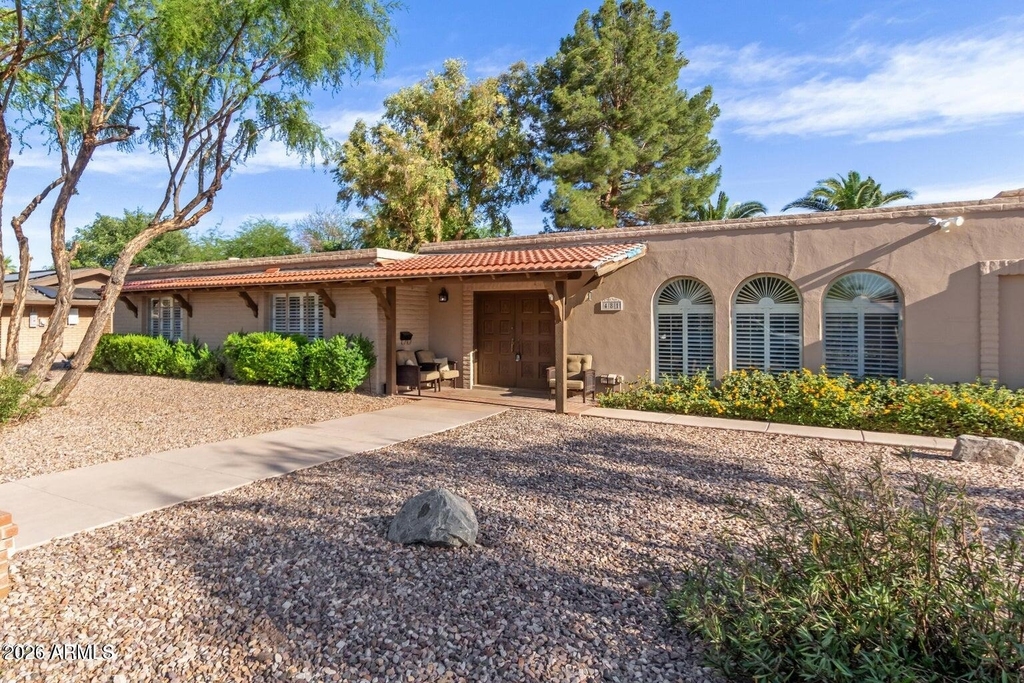 481 W Half Moon Way - Photo 2