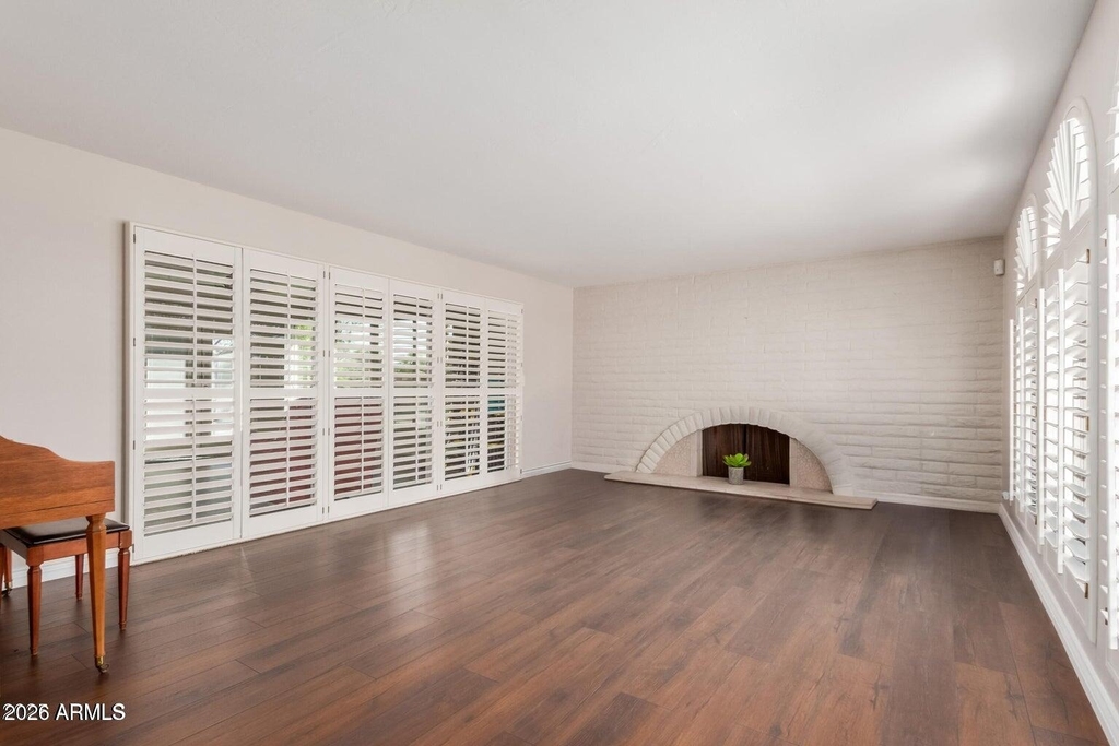 481 W Half Moon Way - Photo 4