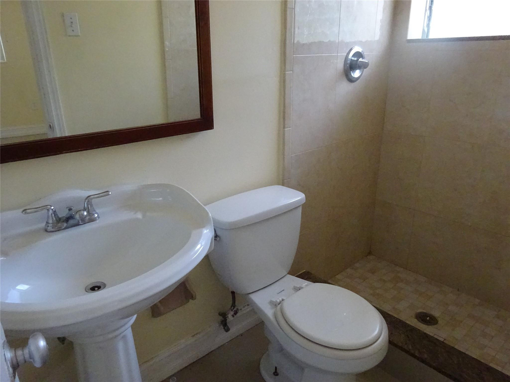 740 E Evanston Circle E - Photo 3