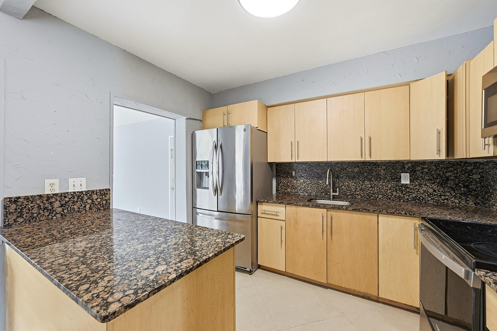 740 E Evanston Circle E - Photo 17