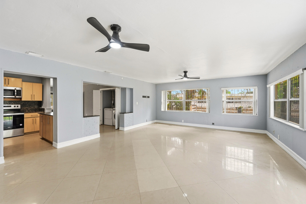 740 E Evanston Circle E - Photo 21