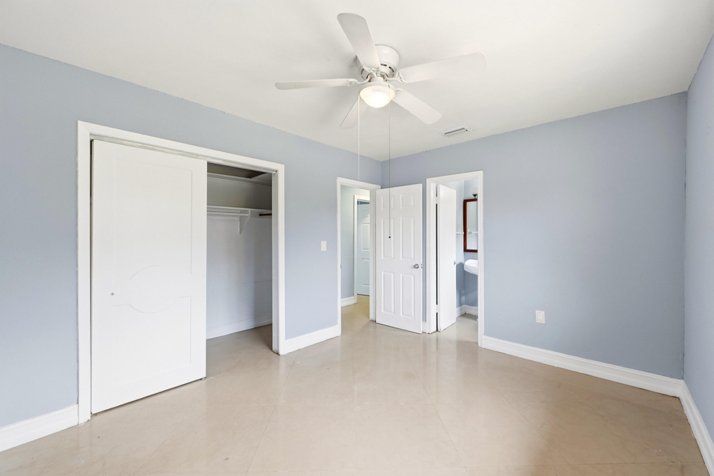 740 E Evanston Circle E - Photo 25