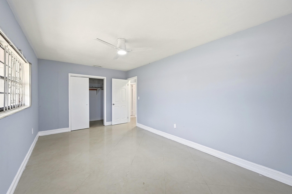 740 E Evanston Circle E - Photo 30