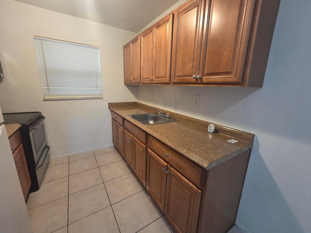 701 Se 15th Street - Photo 2