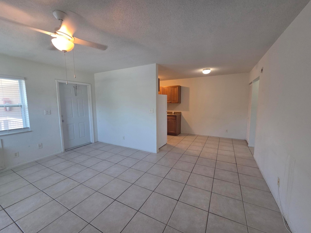 701 Se 15th Street - Photo 1