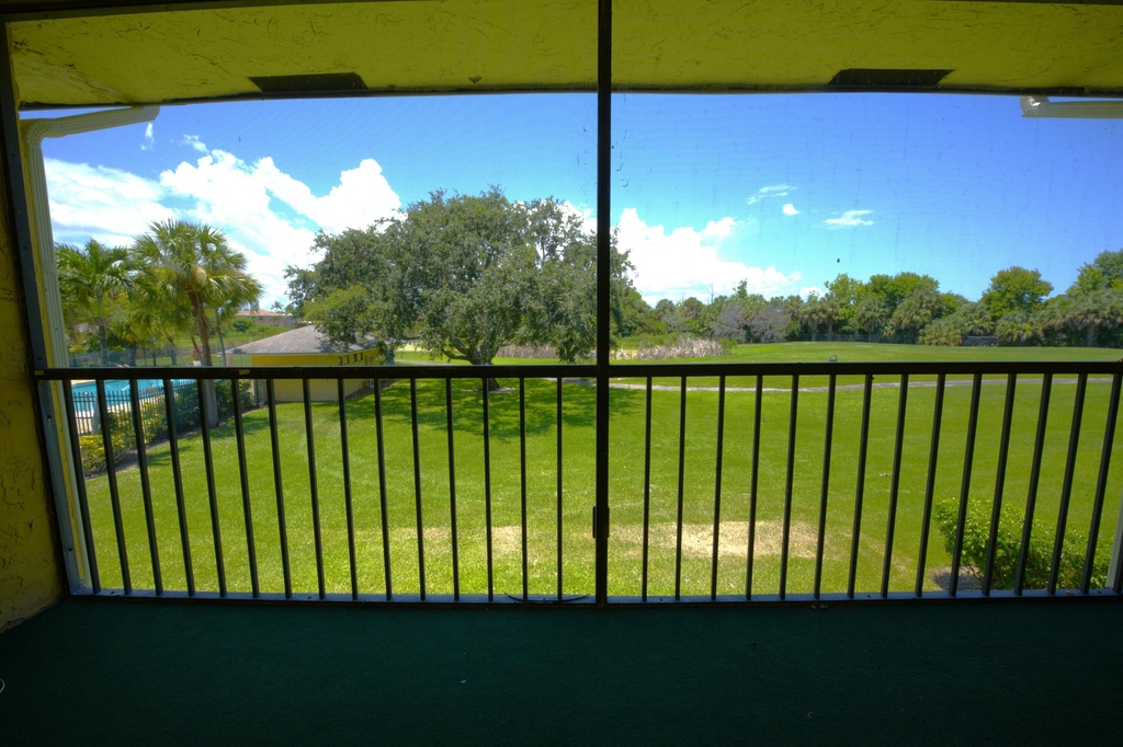1523 Meadows Circle W - Photo 5