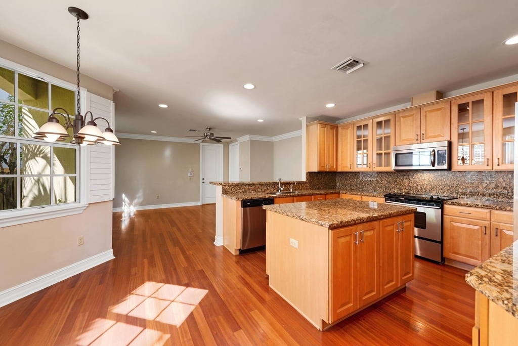 804 Ne 16th Avenue - Photo 2