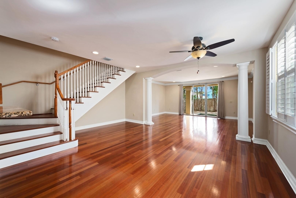804 Ne 16th Avenue - Photo 1