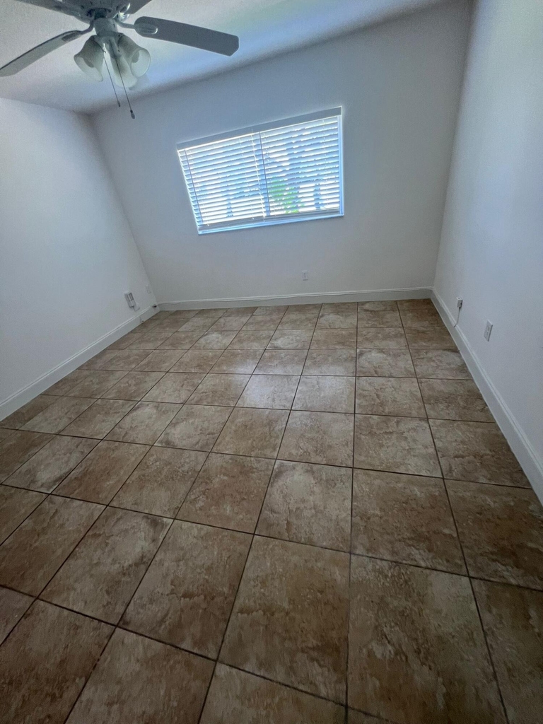 3650 N 56th Avenue - Photo 8