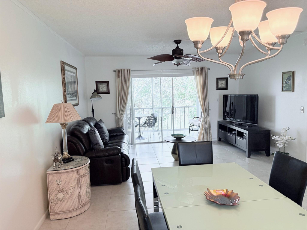 1055 Country Club Drive - Photo 8
