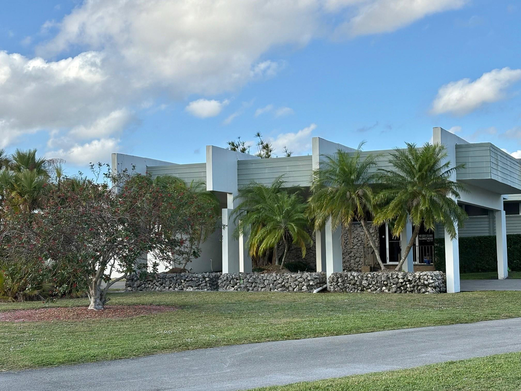 1055 Country Club Drive - Photo 30