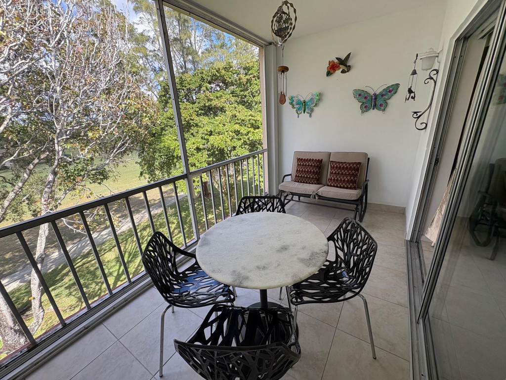 1055 Country Club Drive - Photo 0