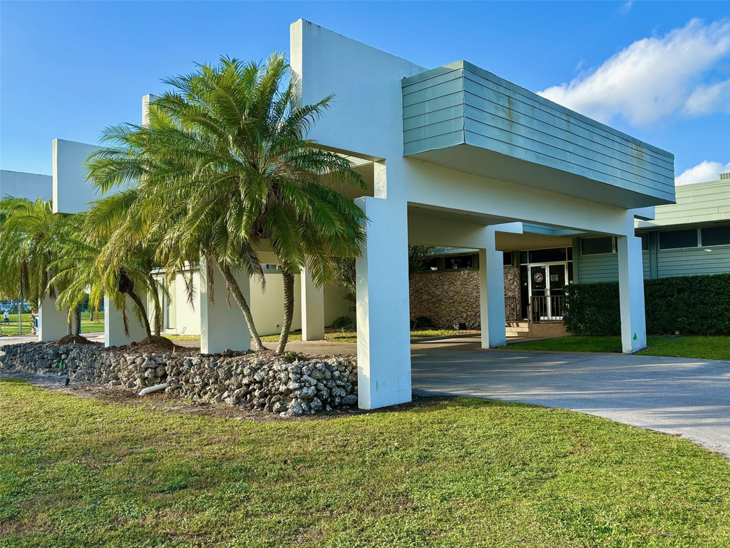 1055 Country Club Drive - Photo 25