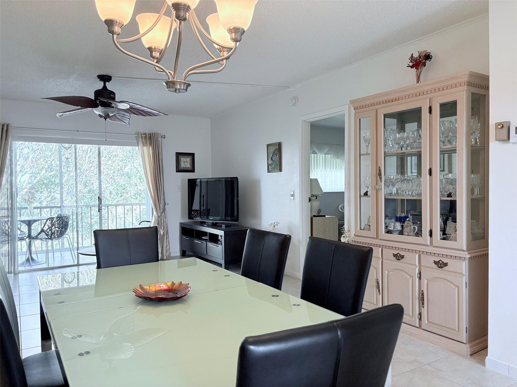 1055 Country Club Drive - Photo 7
