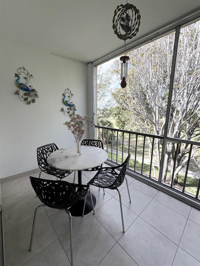 1055 Country Club Drive - Photo 3