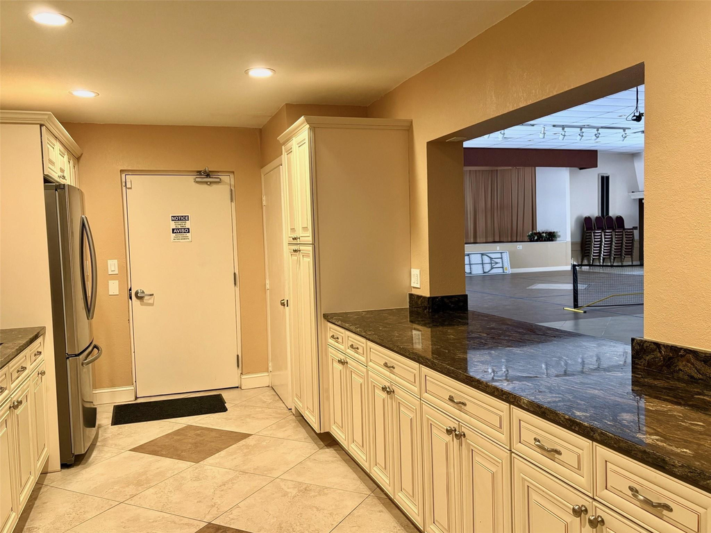 1055 Country Club Drive - Photo 47