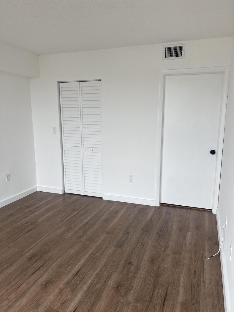 2055 Sw 122nd - Photo 8