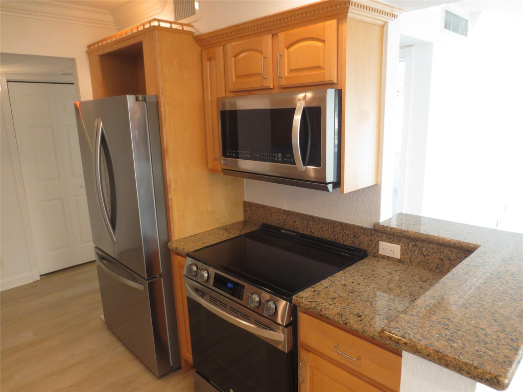 1515 E Broward Boulevard - Photo 41