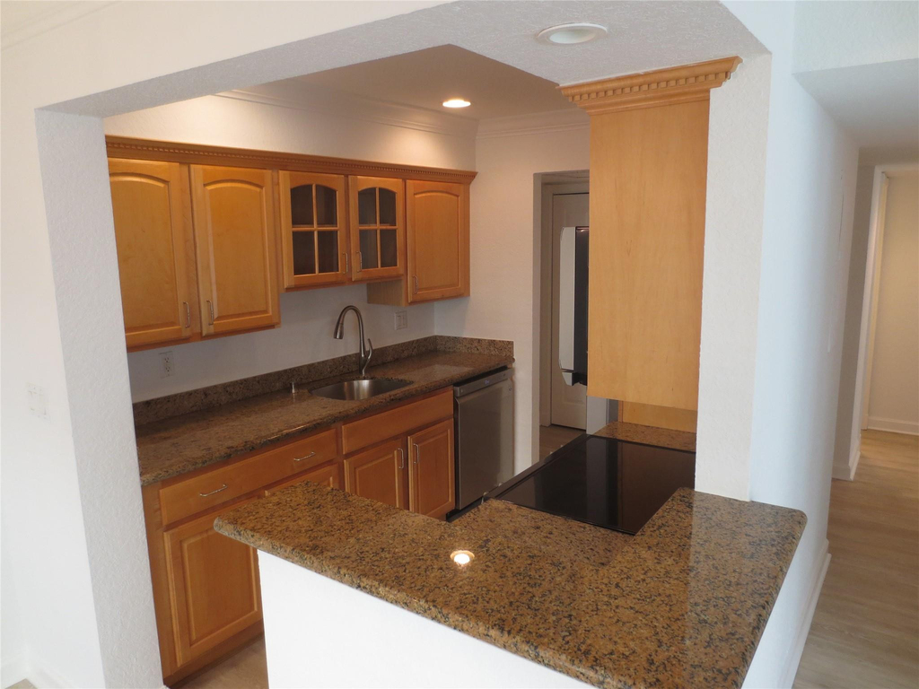 1515 E Broward Boulevard - Photo 3