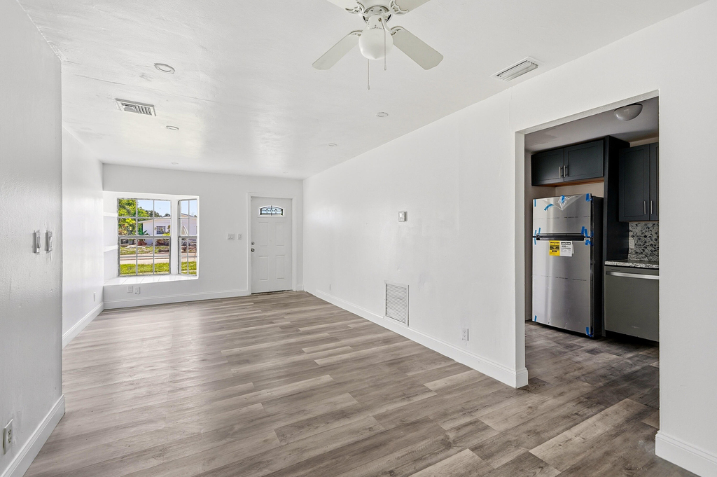 1060 Sw 5th Terrace - Photo 3