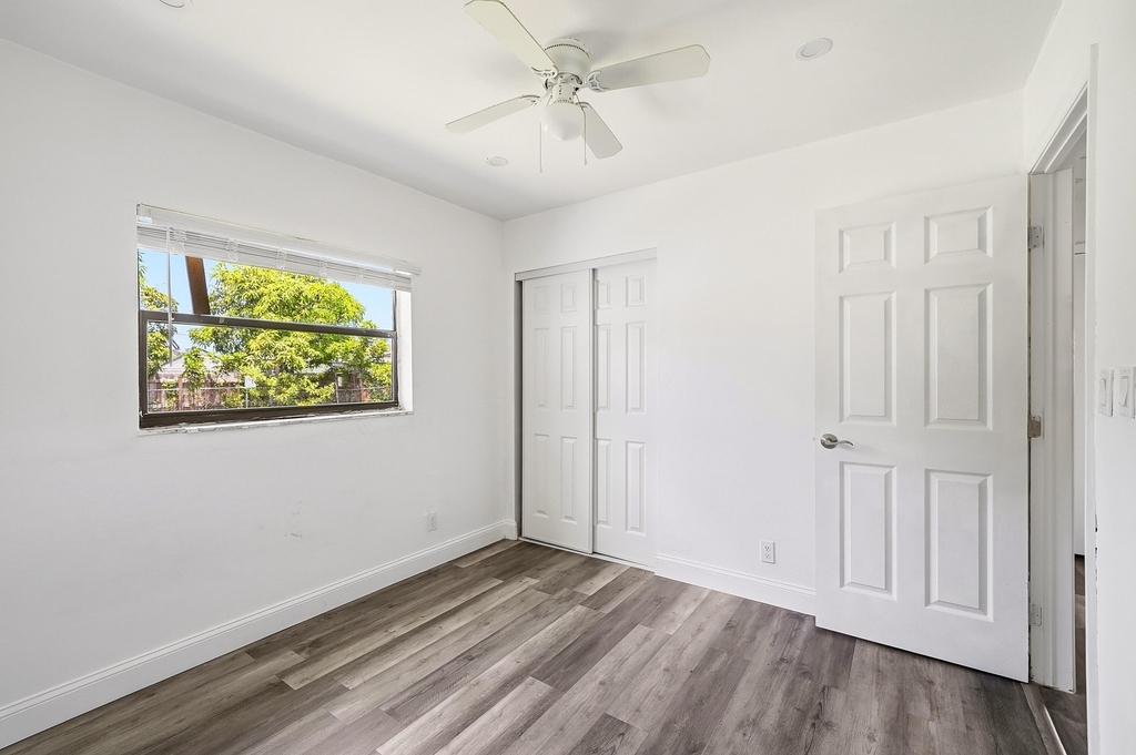 1060 Sw 5th Terrace - Photo 12